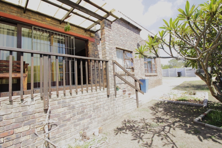 3 Bedroom Property for Sale in Wavecrest Eastern Cape